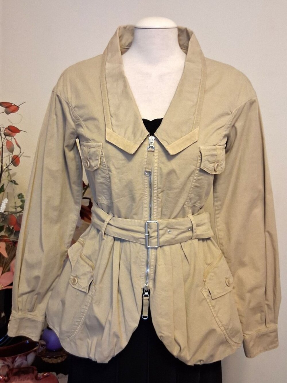 NWOT MC PLANET Well tailored Premium Quality  Beige Cotton Utility Jacket 6 S